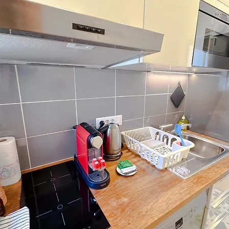 Pradignac - Beautiful 2 Bedroom Center Of Lägenhet