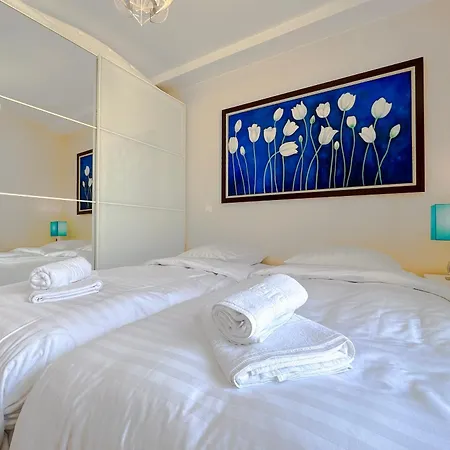 Pradignac - Beautiful 2 Bedroom Center Of Lägenhet