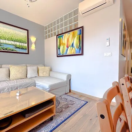 Pradignac - Beautiful 2 Bedroom Center Of Apartment *